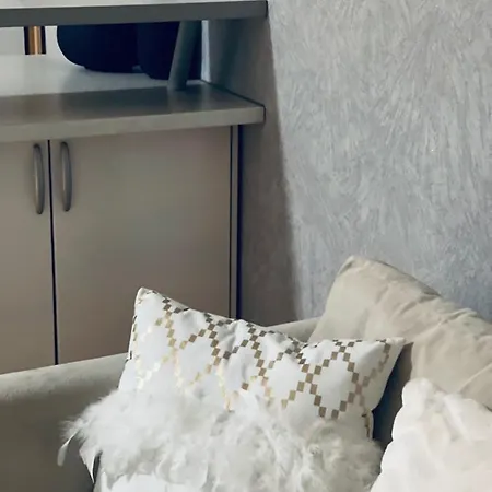 Apartment Stan Sa Divnim Pogledom, Garazom I Terasom